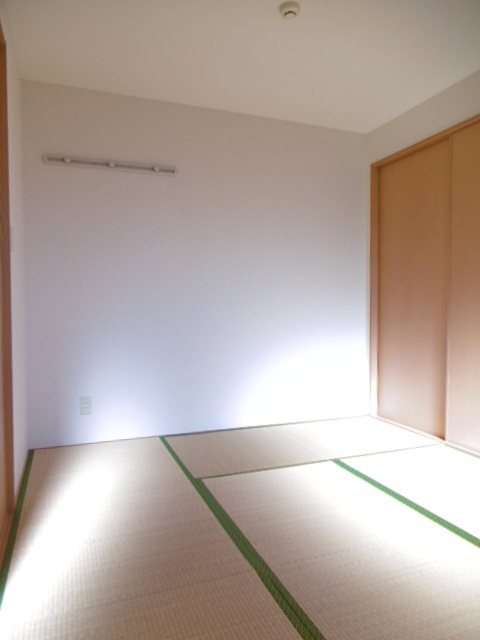 ベルコートMIKURA【10,000円キャッシュバック対象物件】の和室|ゆったりとくつろげる和室です