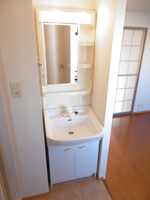 ベルコートMIKURA【10,000円キャッシュバック対象物件】の独立洗面台|独立洗面化粧台が付いています