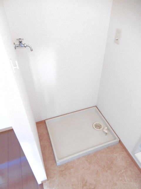 ベルコートMIKURA【10,000円キャッシュバック対象物件】の洗面所|ゆったりとスペースのある洗面所