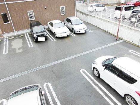 シャトー・シモハタ1の駐車場|☆神戸市垂水区　シャトー・シモハタ☆