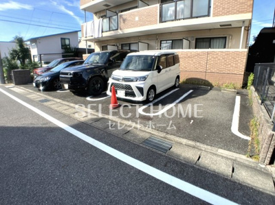 【駐車場】 | クレアール六名本町 | 駐車場があるので、車を買う予定の方も安心です