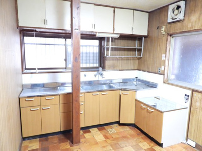 【キッチン】 | 洲本市津田一戸建 | DKの写真です。（令和６年６月撮影）