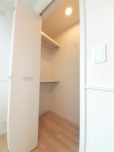 クレメントの収納|ウォークインクローゼット