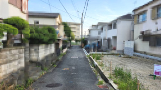 【前面道路含む現地写真】