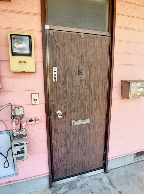 宗像市赤間３丁目のアパートのエントランス