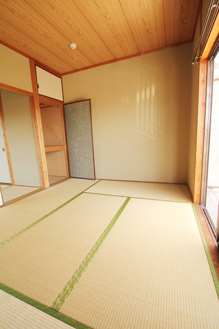 宗像市赤間３丁目のアパートの和室