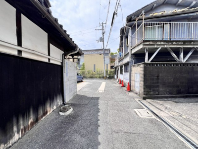 【前面道路含む現地写真】 | 守口市東光町２丁目建物付土地 | 前面道路を北側から撮影