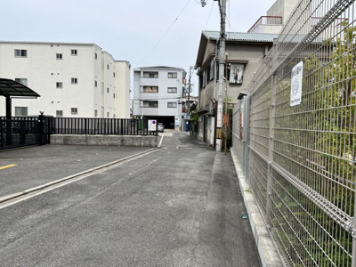 【周辺】 | 守口市東光町２丁目建物付土地 | 前面道路を西側から撮影