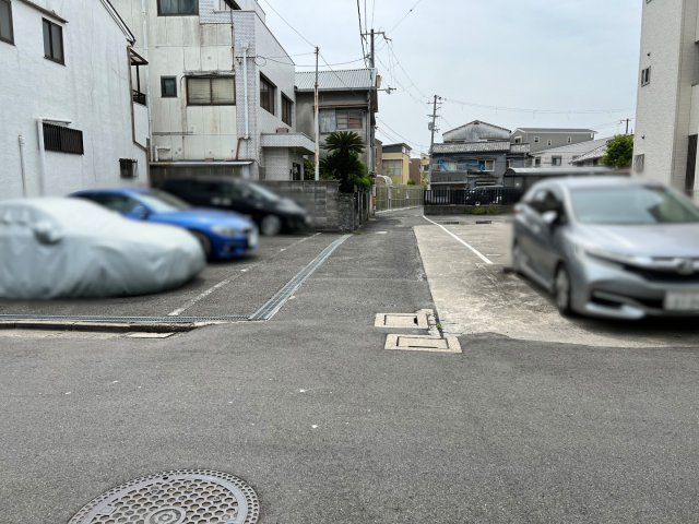 守口市東光町２丁目建物付土地の周辺|前面道路を東側から撮影