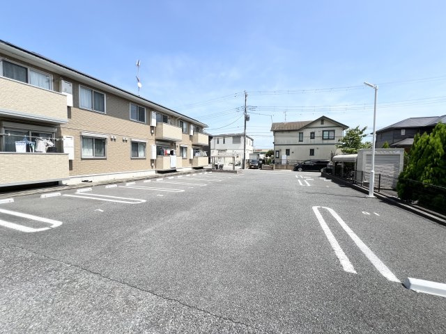 ロイヤルガーデンKIRINOKI　Ⅱの駐車場|カースペースがあります