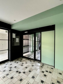 【エントランス】 | R.hours mejiro ave.（アワーズ メジロ アベニュー）