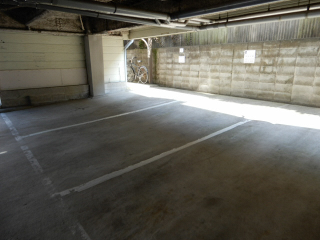 書写マンションＢ棟の駐車場