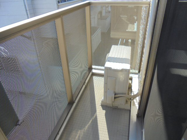 アパートメントハウス京口のバルコニー