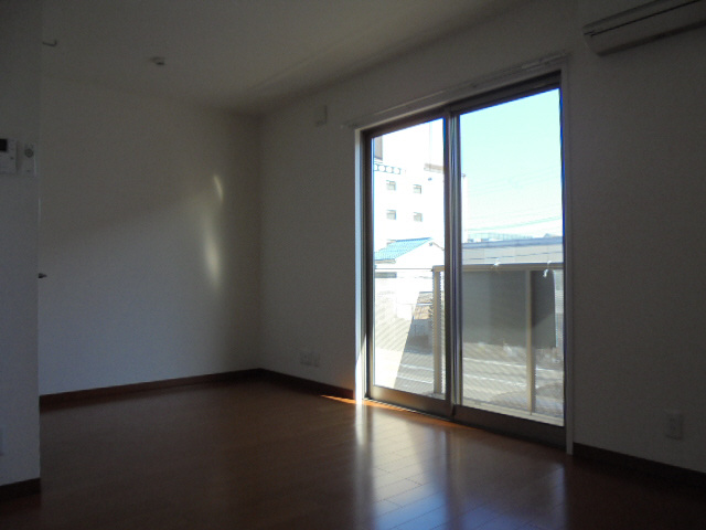 アパートメントハウス京口の居間・リビング