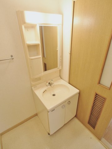 アーバンうえの第一ビルの独立洗面台