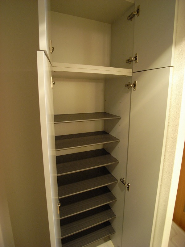 セラヴィ鞍馬口の収納