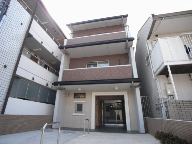 セラヴィ鞍馬口の外観