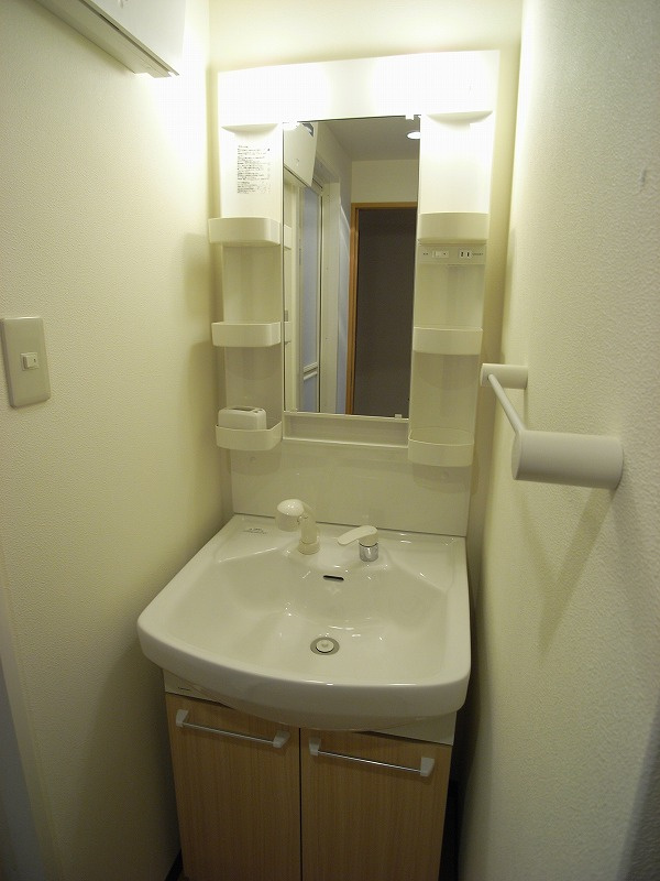 セラヴィ鞍馬口の洗面所