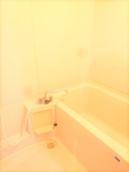 REステートビルの浴室|きれいなお風呂です