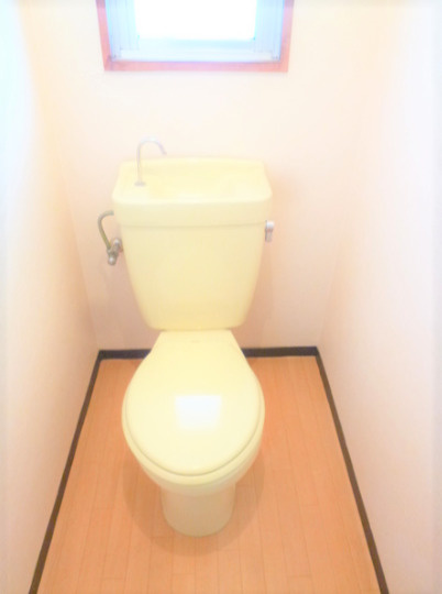 REステートビルのトイレ|ゆったりとした空間のトイレです