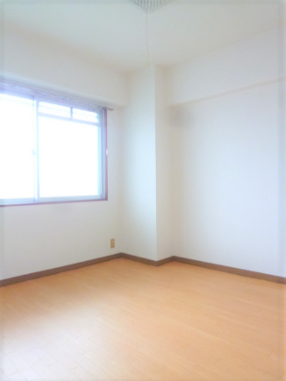 REステートビルの寝室|個人の部屋や寝室として使える洋室です