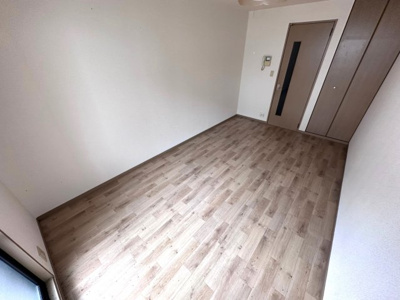 【洋室】 | ラベンダーの丘