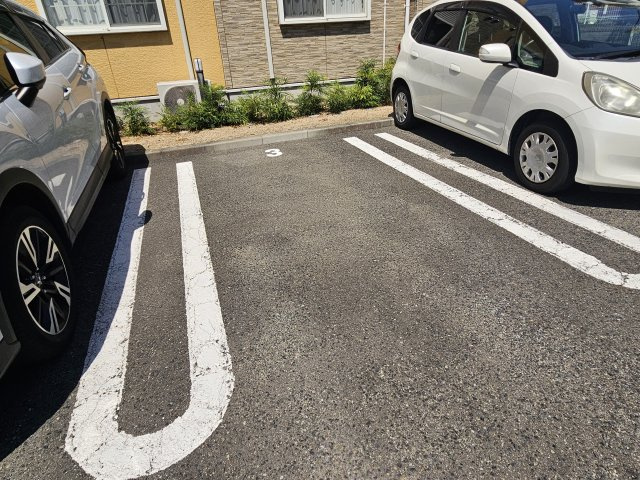 アルストロメリアⅠの駐車場
