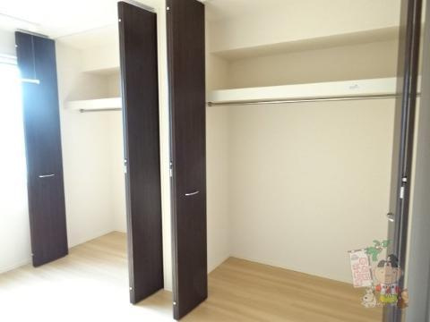 コーポレーヴ倉富の収納|クローゼット