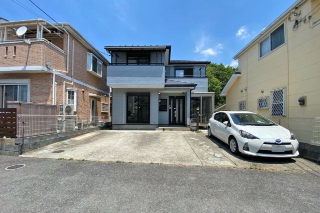 飯能市中山　中古一戸建　～サンルームのあるお家～の外観|平成17年築、南道路に面した陽当良好なお家です！内覧ご希望の場合はお気軽にご連絡ください。