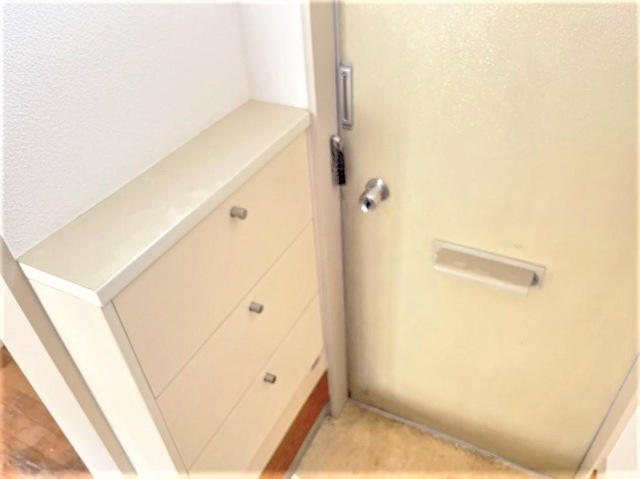 メゾン下倉田の玄関