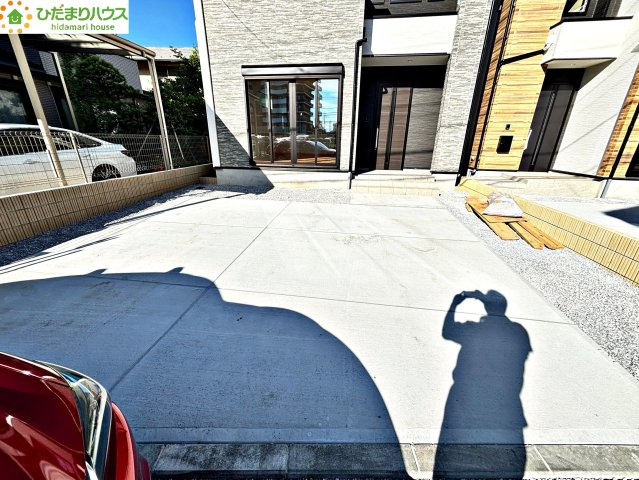 桶川市神明　2期　新築一戸建て　01の駐車場