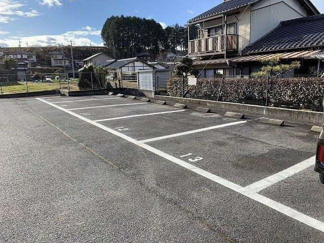 Rubraの駐車場