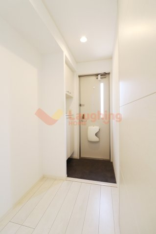 三光レジデンスの玄関|別号室の写真です