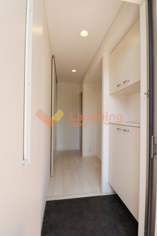 三光レジデンスの玄関|別号室の写真です