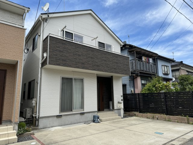 中央区弁天橋通２丁目　中古戸建の外観|車も２台並行駐車可能です。