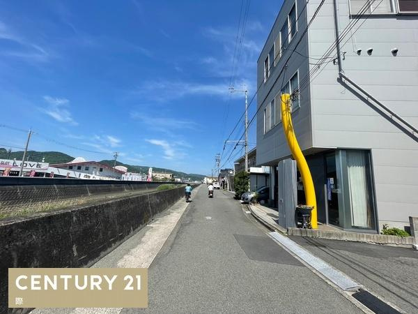 和歌山市延時　店舗付き住宅の前面道路含む現地写真