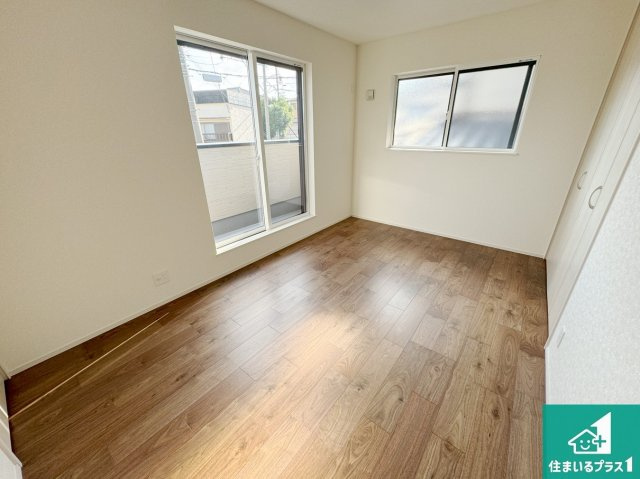 堺市美原区平尾　第5期　未入居一戸建ての洋室|シンプルな洋室は、自分好みのインテリアが楽しめます♪ご家族とインテリアや家具を選びに行くのは購入時の醍醐味の一つです。ぜひお楽しみください♪