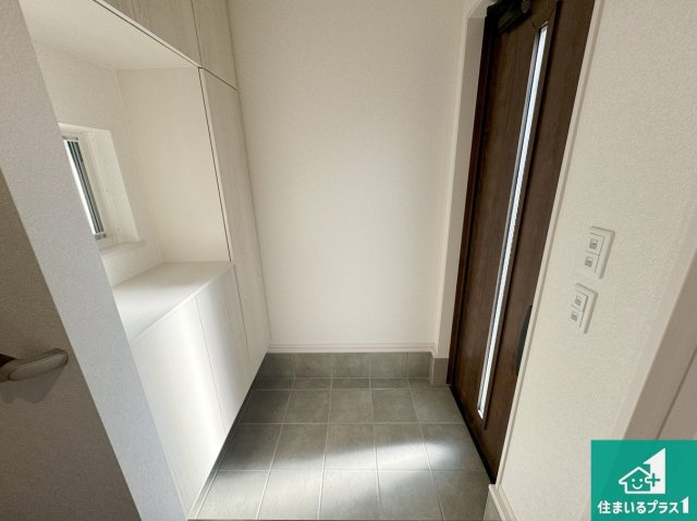 堺市美原区平尾　第5期　未入居一戸建ての玄関|シューズボックスにはたくさんの靴が収納できるので玄関周りはいつもスッキリ！ご家族が増えても安心！