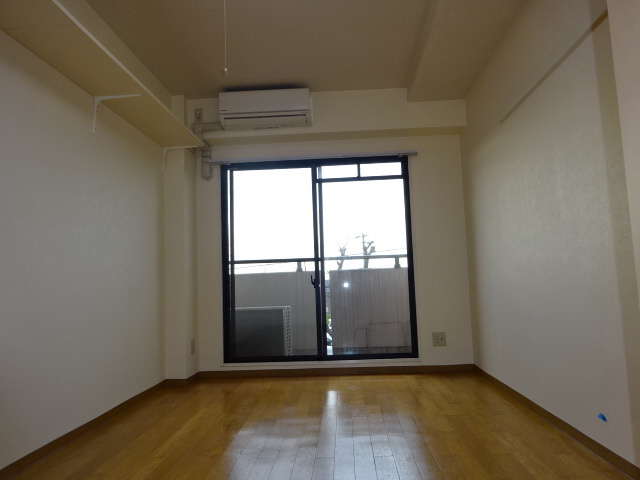 ロイヤルアークの居間・リビング