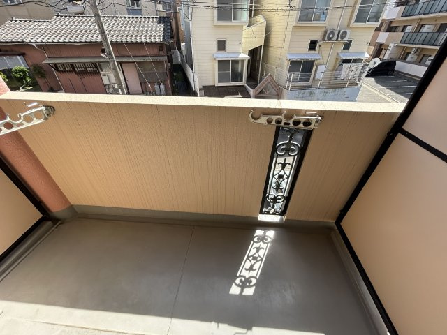【バルコニー】 | エクセレンス城南 | 別号室の写真になります。現況優先。