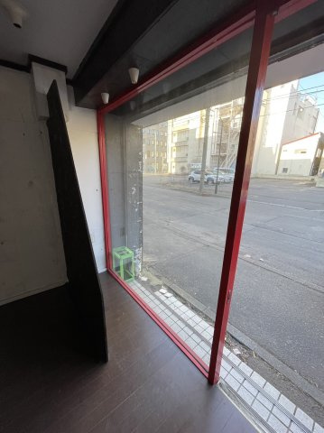 錦町山崎店舗Bのエントランス