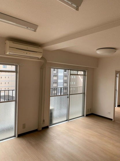 【洋室】 | 秀和警固レジデンス | 別号室の写真になります。現況優先。