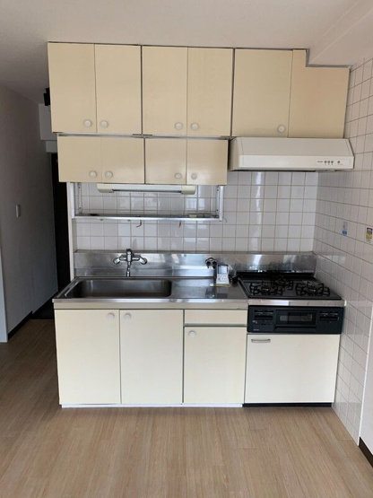 【キッチン】 | 秀和警固レジデンス | 別号室の写真になります。現況優先。