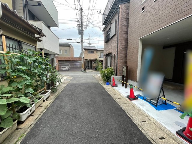 梅津罧原町の前面道路含む現地写真