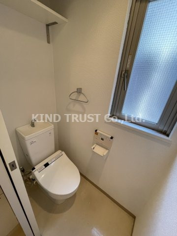 天満アパートメントのトイレ|ゆったりとした空間のトイレです