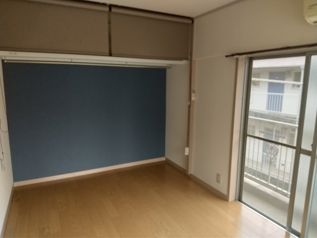 福家ビルの居間・リビング