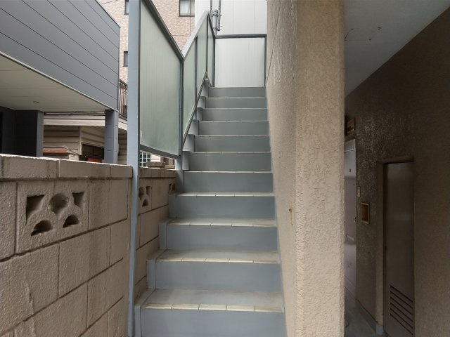 福家ビルのエントランス