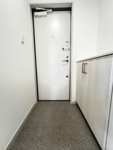 シューンハイム正雀の玄関