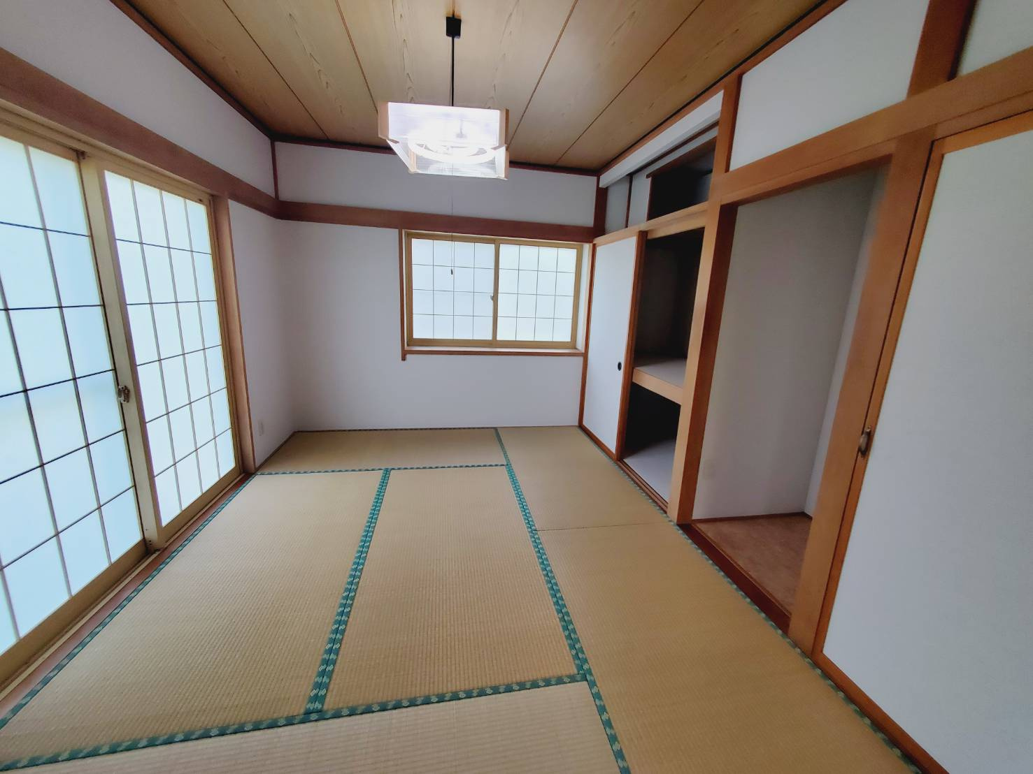 八戸市大字糠塚字前谷地の和室