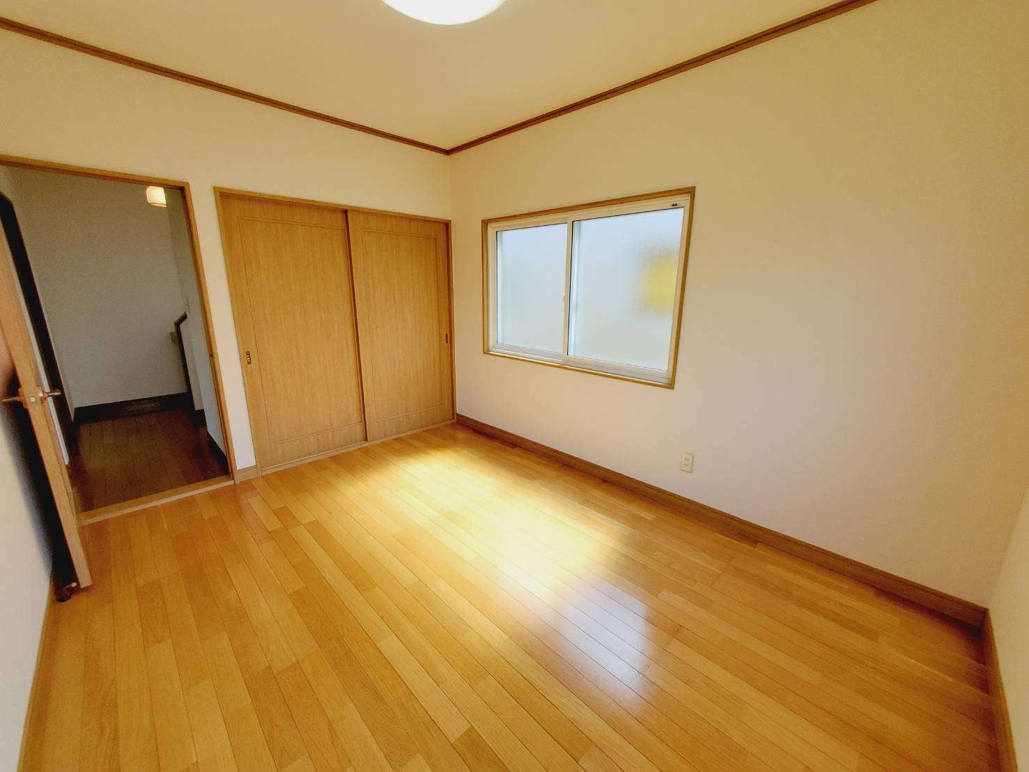 八戸市大字糠塚字前谷地の洋室